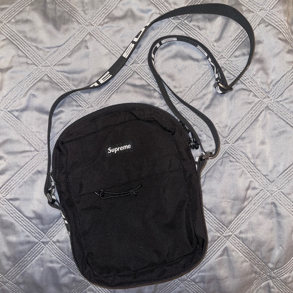 Supreme SS18 Shoulder Bag